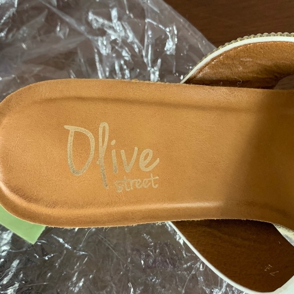 Olive Street White/Silver Sandals - Picture 4 of 6